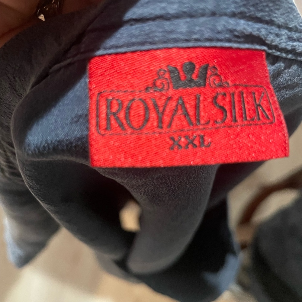 ROYAL SILK XXL 100% Silk top. Sanded Silk EUC no signs of wear or flaws. - Picture 6 of 6
